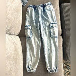Forever 21  Cargo jeans with drawstring